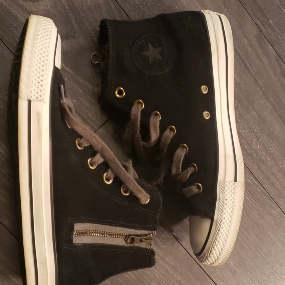 Black Converse high tops, sherpa lined w zipper